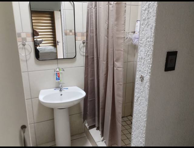 3 BEDROOM FREEHOLD FOR SALE IN OOS EINDE